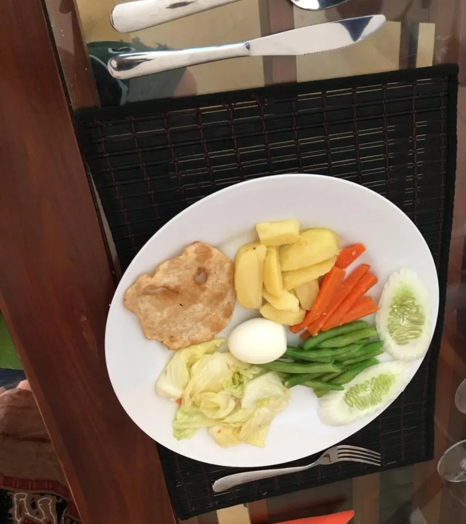 Like Mike Tourist Guest House & Restaurant 尼甘布 0*,